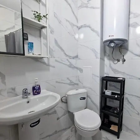 Beautiful & Cosy In Complex Shartrez Apartment